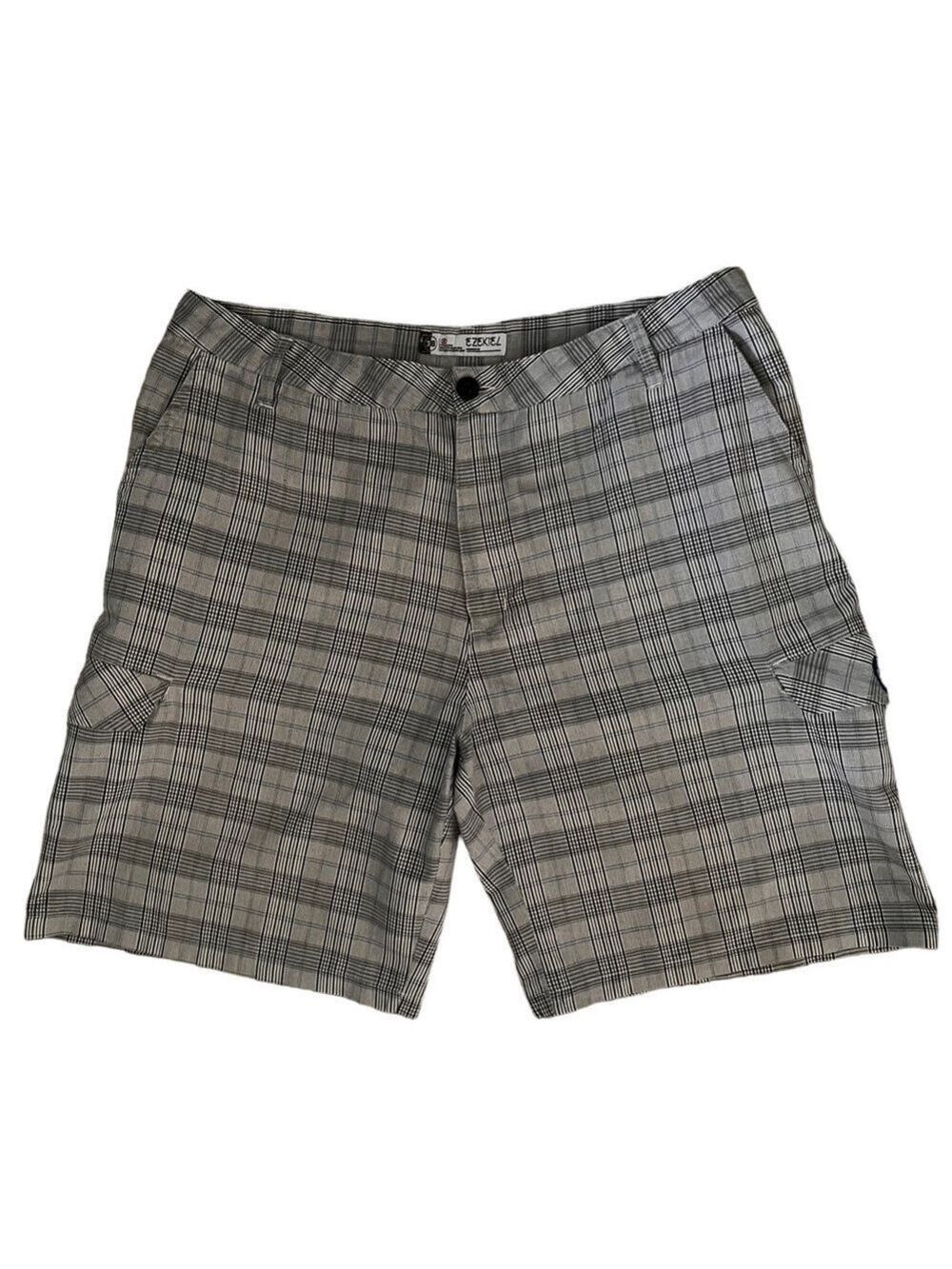 Ezekiel Grey Plaid Embroidered Logo Cargo Pocket Skater Shorts Men’s Size 38
